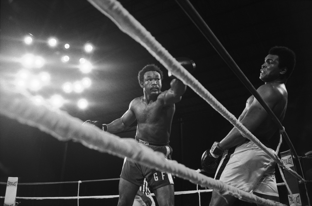 ZAIRE. Kinshasa. Boxer Muhammad ALI avoids a punch by George FOREMAN during the World Heavyweight Championship. ALI won by K.O. October 30th, 1974.