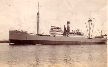 Параход „Родина I” (1935 – 1941 г.). Снимката е от фонда на Военноморския музей – Варна.