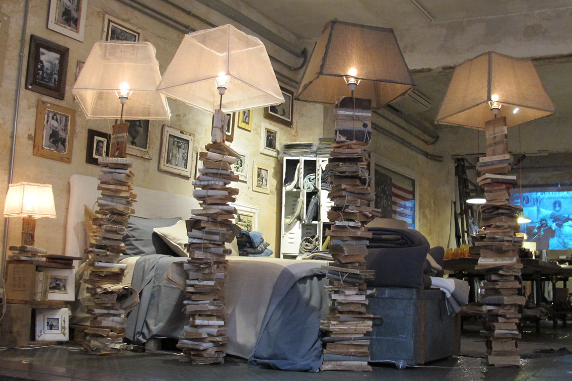 7. „Вълшебната лампа”... упс! Лампи! Рециклирана хартия и стари книги с нов блясък. 