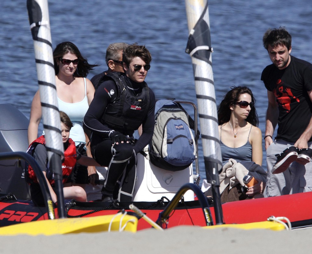 07-16-09 Vancouver, Canada Exclusive: Actor Zac Efron taking some scuba lessons for his upcoming movie 'The Death and Life of Charlie St. Cloud' in Vancouver, Canada... Exclusive Pix by Flynet ©2009 818-307-4813 Nicolas 310-869-0177 Scott