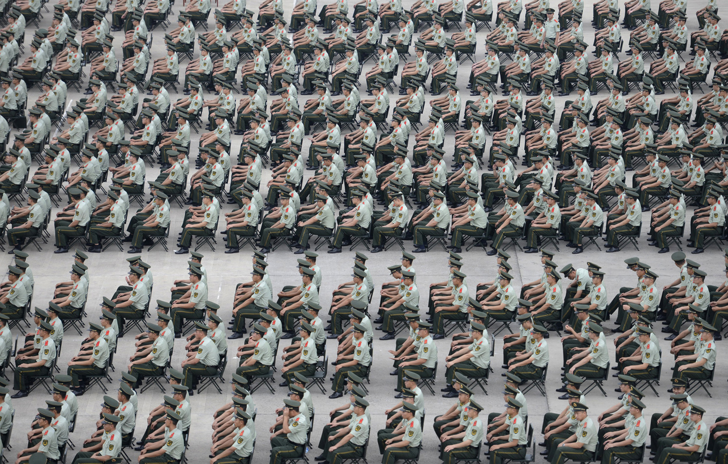 Повече от 1000 паравоенни полицаи взимат участие в пренировка в Нанджинг, провинция Джиангсу, 2014