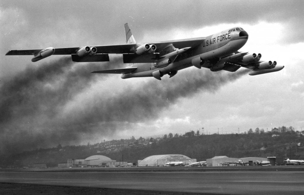 Boeing B-52F takeoff. Note the AGM-28 Hound Dog missiles loaded on the inboard wing pylons. (U.S. Air Force photo)