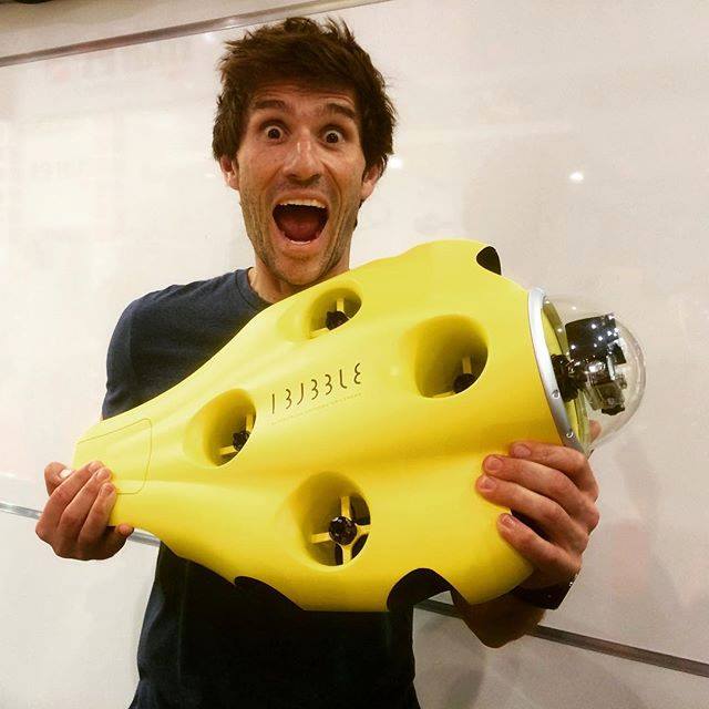 Гийом Нери с първия прототип на подводния дрон