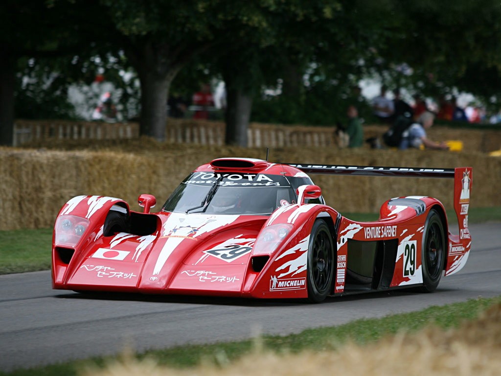 Toyota-GT-One-Race-Version-TS020-1998-1999-Photo-07