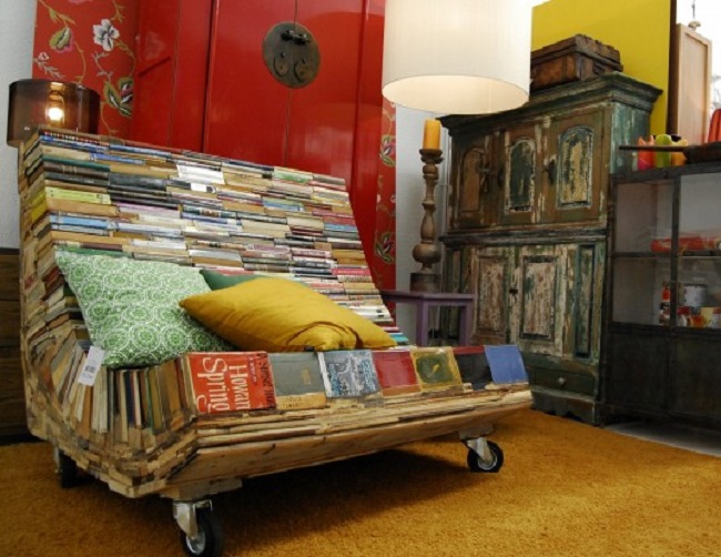 8. Най-удобното място за четене на книги е... върху тях.